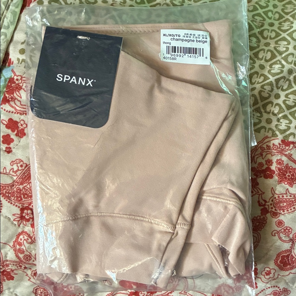 SPANX Supersmooth Contouring Thong